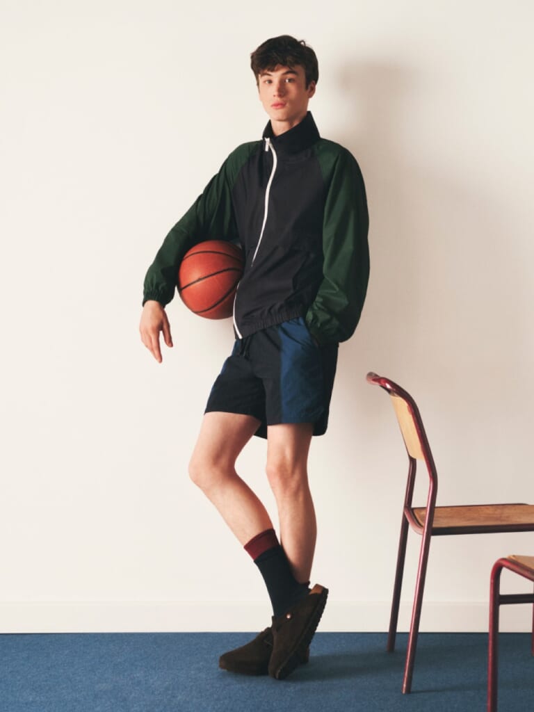 coordinate-1063-parka--half-pants-sneakers