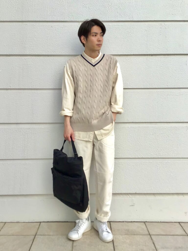 coordinate-1025-vest-shirt-chino-pants-sneakers